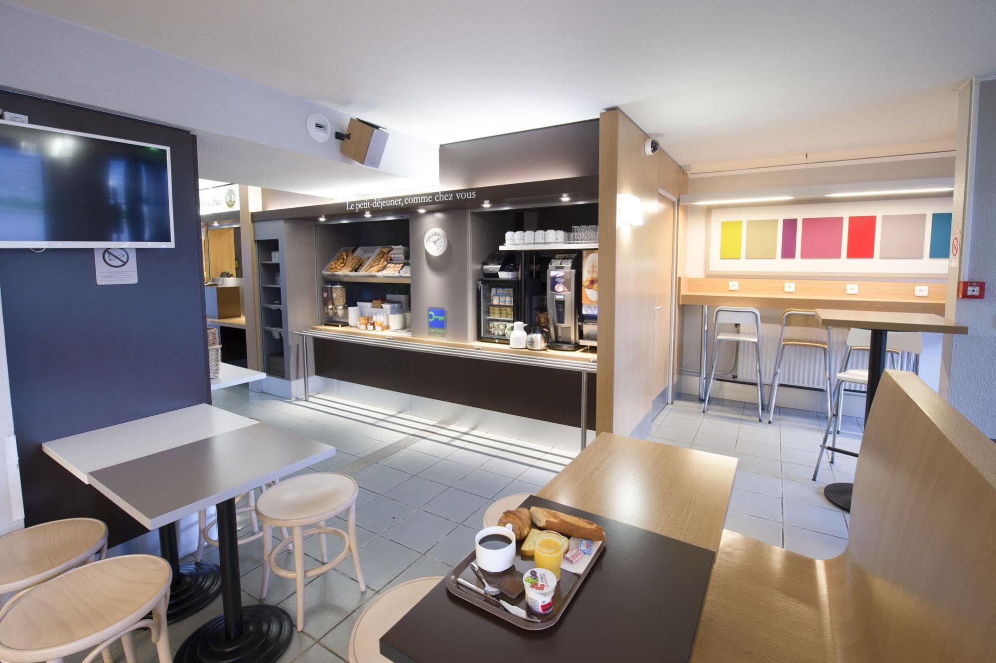 B&B Hotel Clermont-Ferrand Le Brezet Aeroport Екстериор снимка